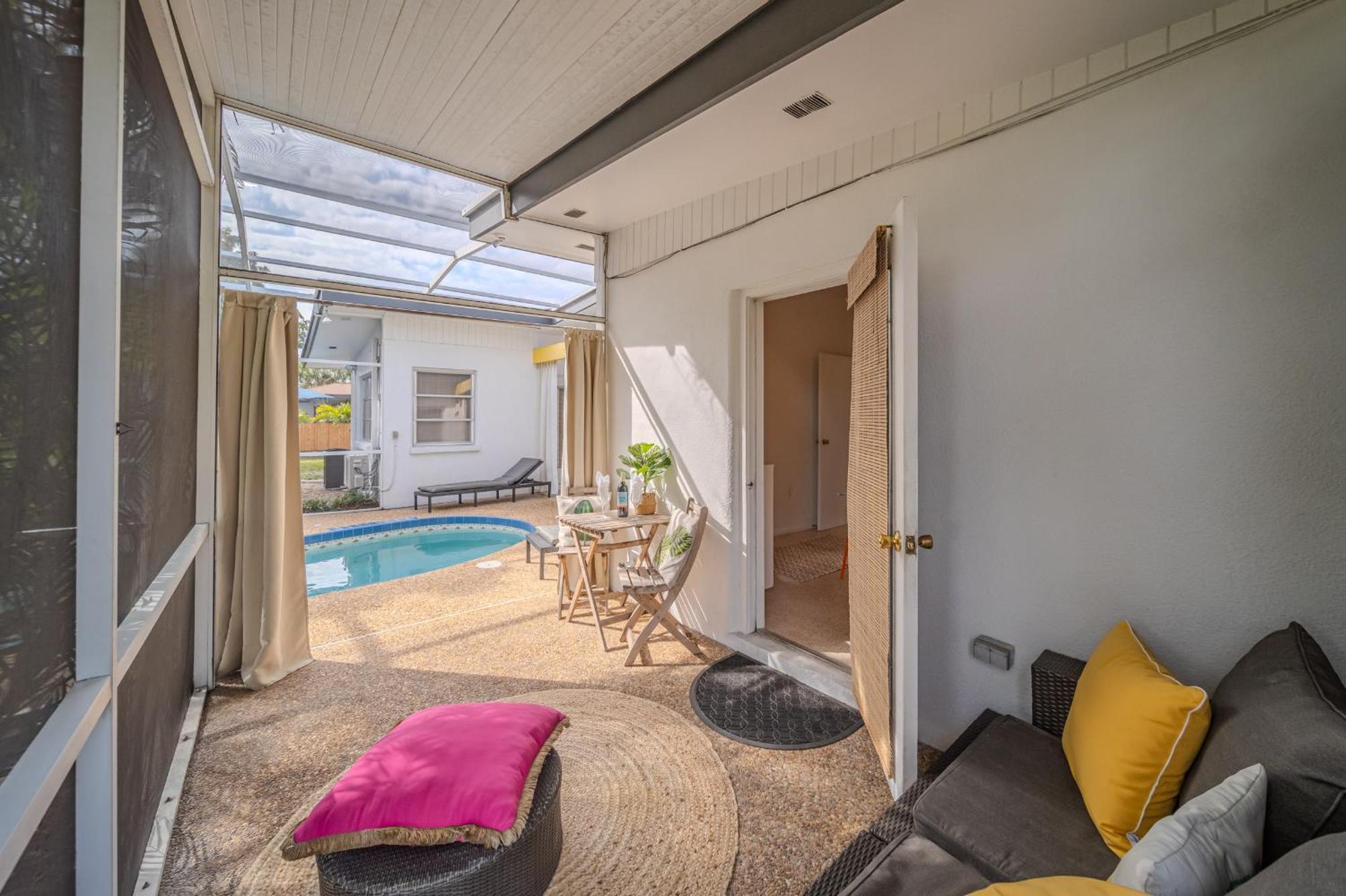 Fantastic Island House 1 Mile To The Beach With Heated Pool Sarasota Eksteriør billede
